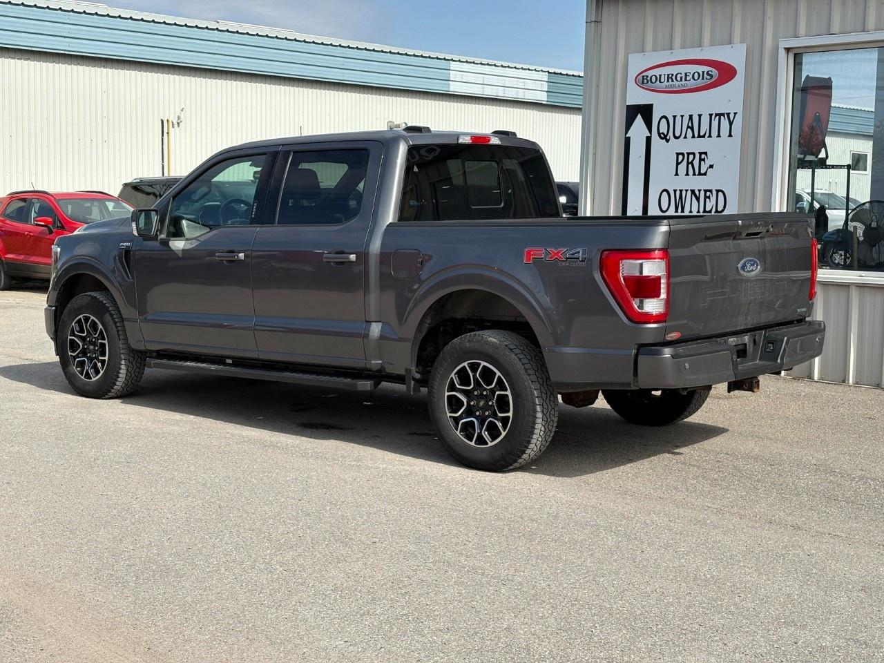 2022 Ford F-150 Lariat 4WD SuperCrew 5.5' Box Photo