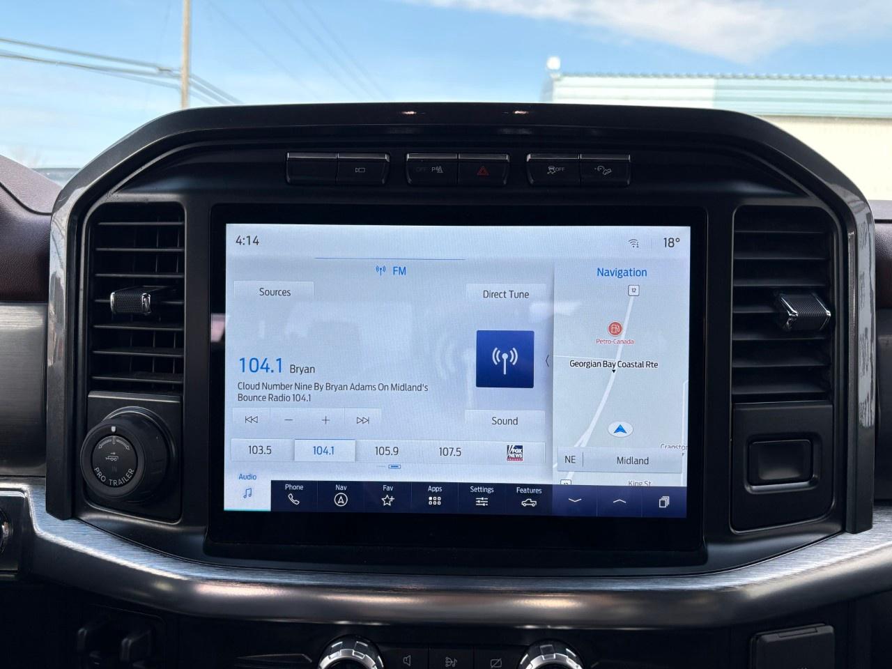 2022 Ford F-150 Lariat 4WD SuperCrew 5.5' Box Photo