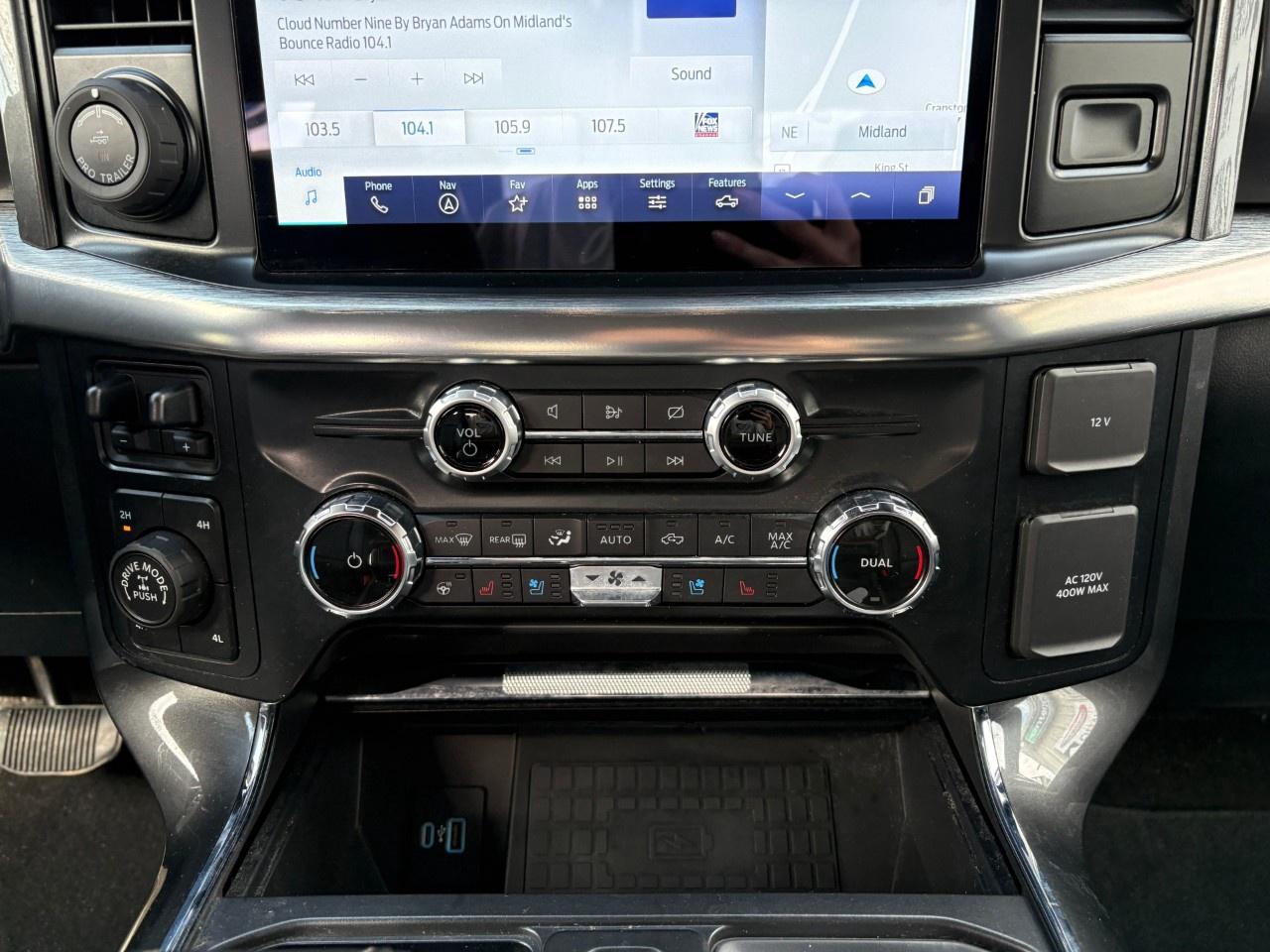 2022 Ford F-150 Lariat 4WD SuperCrew 5.5' Box Photo