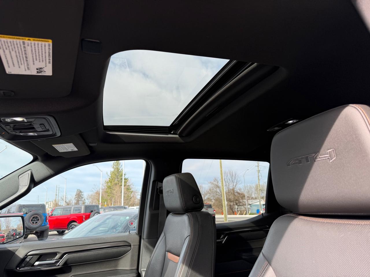 2024 GMC Sierra 1500 AT4 Sunroof! Leather! HUD ! Loaded! Photo