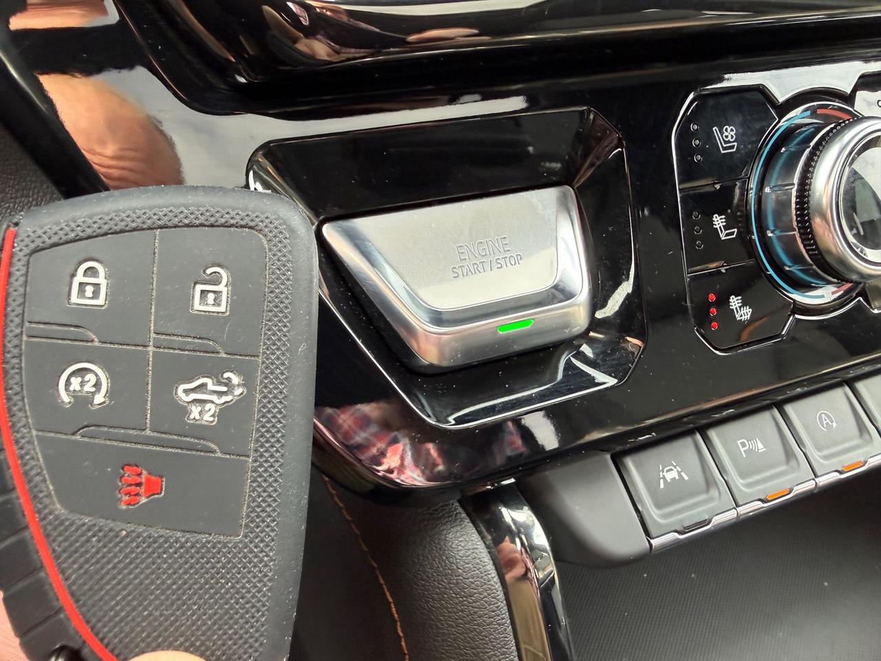 2024 GMC Sierra 1500 AT4 Sunroof! Leather! HUD ! Loaded! Photo
