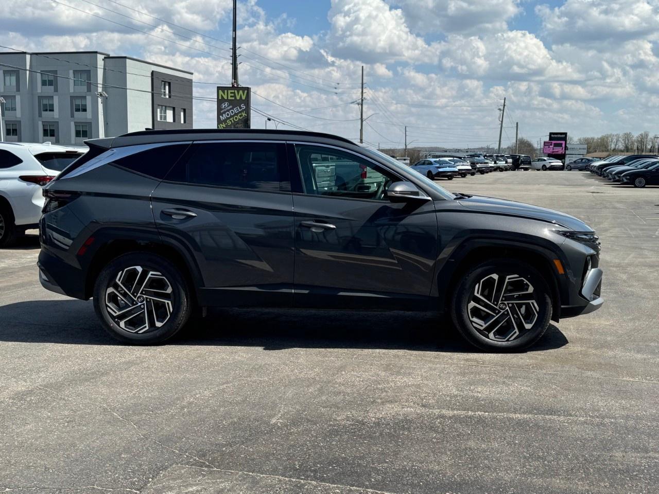 2026 Hyundai Tucson Hybrid Ultimate AWD Photo3
