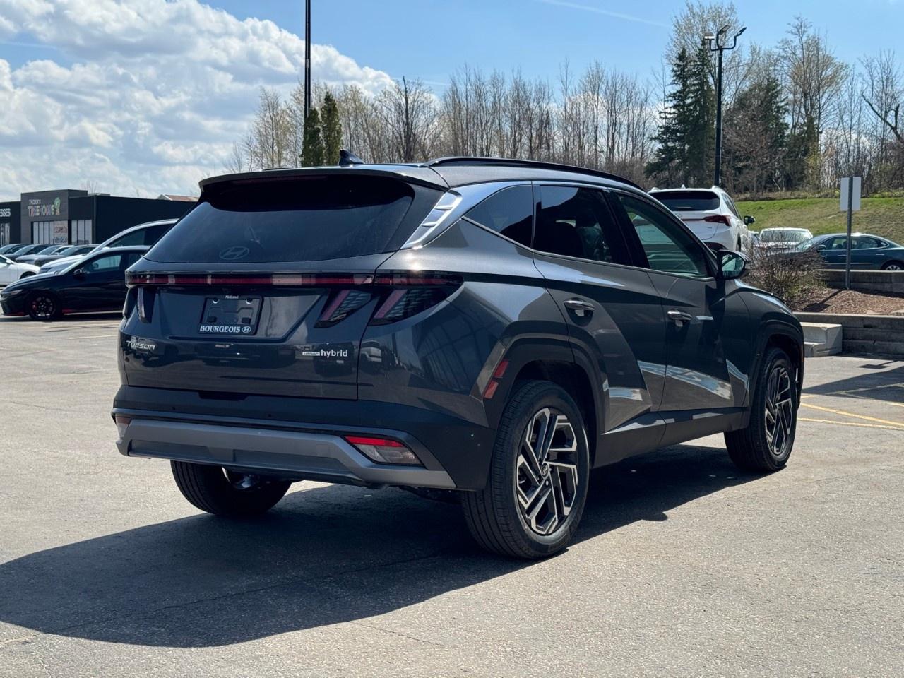 2026 Hyundai Tucson Hybrid Ultimate AWD Photo4