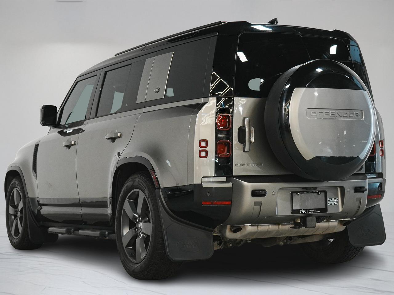 2024 Land Rover Defender 110 | P400 | X-DYNAMIC | PANO | MERIDIAN | 20 IN Photo