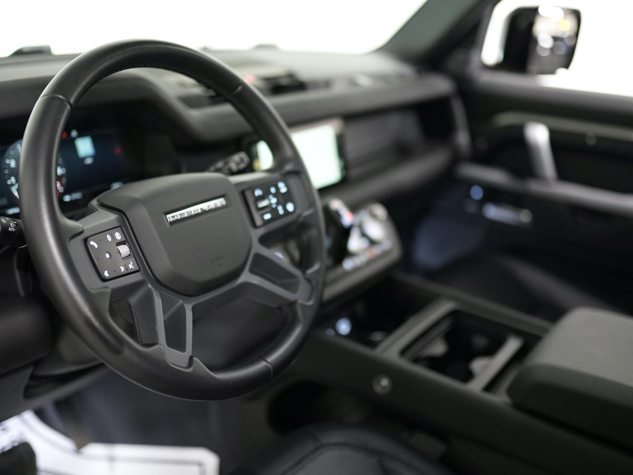 2024 Land Rover Defender 110 | P400 | X-DYNAMIC | PANO | MERIDIAN | 20 IN Photo