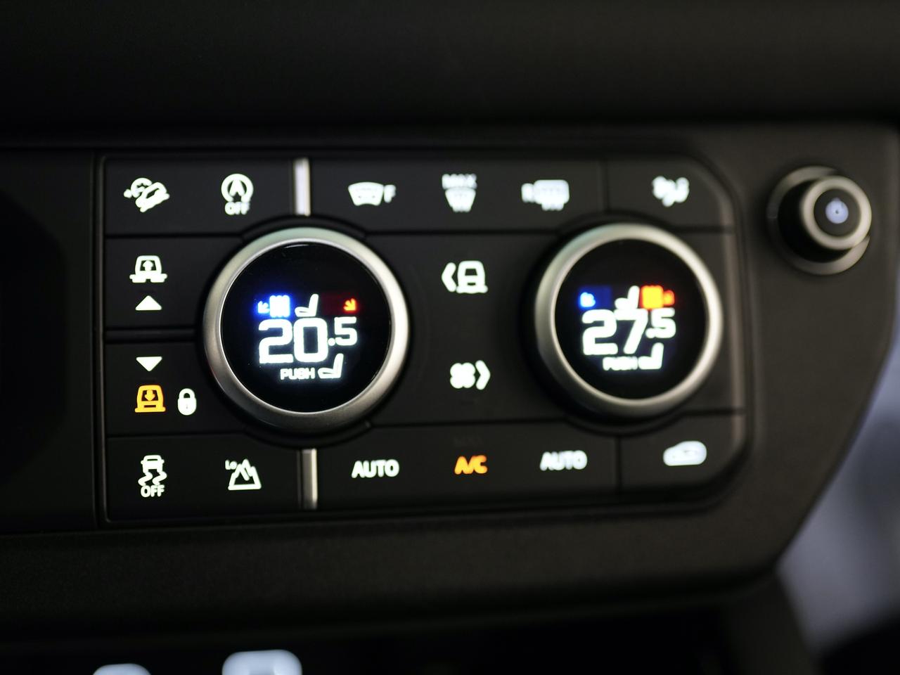 2024 Land Rover Defender 110 | P400 | X-DYNAMIC | PANO | MERIDIAN | 20 IN Photo