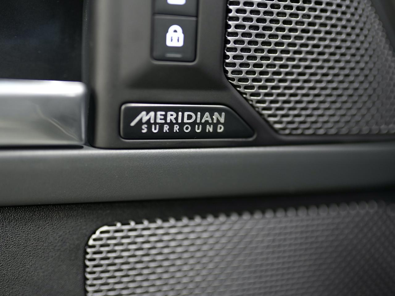 2024 Land Rover Defender 110 | P400 | X-DYNAMIC | PANO | MERIDIAN | 20 IN Photo