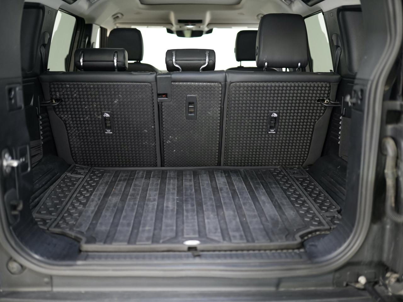 2024 Land Rover Defender 110 | P400 | X-DYNAMIC | PANO | MERIDIAN | 20 IN Photo