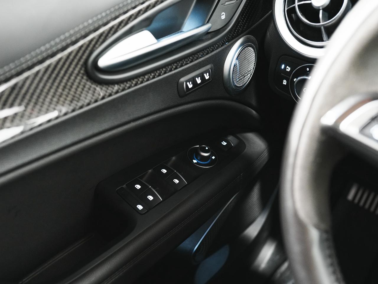 2022 Alfa Romeo Stelvio QUADRIFOGLIO | HARMAN KARDON | CARBON FIBER Photo