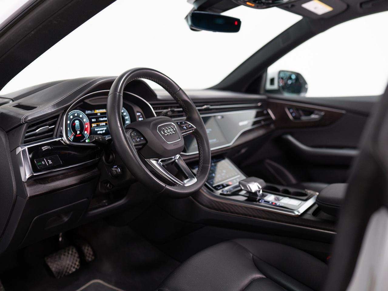 2021 Audi Q8 TECHNIK | S-LINE | BLACK OPTICS | PANO | 22 IN Photo