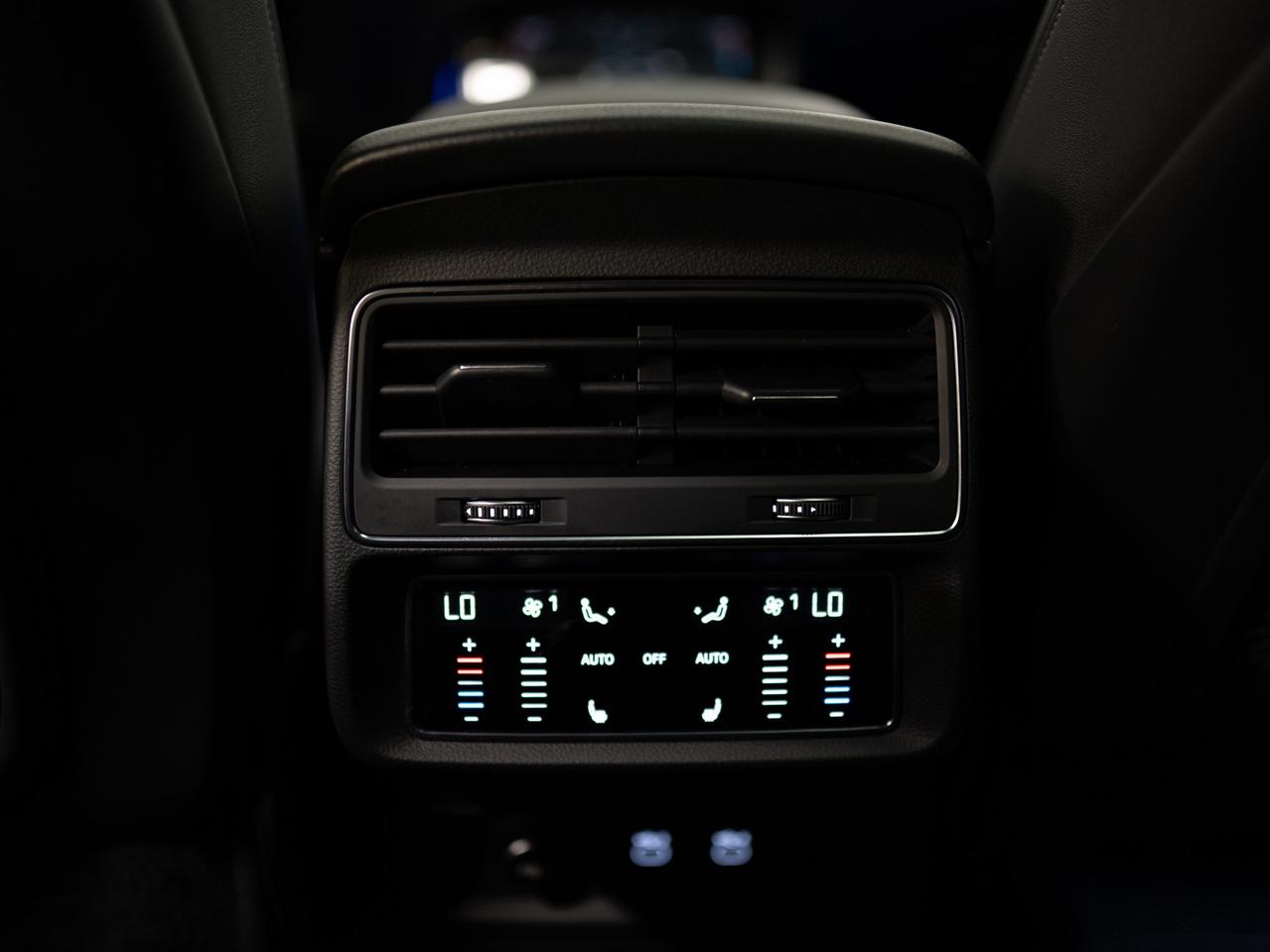 2021 Audi Q8 TECHNIK | S-LINE | BLACK OPTICS | PANO | 22 IN Photo