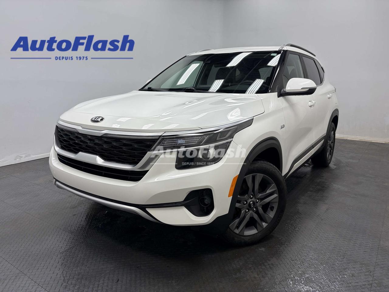 +Avertisseur de d&eacute;rive de la trajectoire / Lane departure warning 
+Android Auto 
+Bluetooth 
+Cam&eacute;ra de recul / Backup camera 
+Commandes de radio au volant / Steering wheel audio controls 
+D&eacute;marrage &agrave; bouton / Push button start 
+Si&egrave;ges en cuir / Leather interior 
+R&eacute;gulateur de vitesse  / Cruise control 
+Si&egrave;ges chauffants / Heated seats 
+Surveillance des angles morts / Blind spot monitoring 
+Toit ouvrant / Sunroof 
+Volant chauffant / Heated Steering wheel 	
+Aucun Accident /  No accidents
+V&eacute;rifi&eacute; par Carfax / Carfax verified
+Kilom&eacute;trage certifi&eacute; / Certified kilometers
+Historique dentretien / Maintenance history
+Protection m&eacute;canique disponible / Mechanical protection available
+Ce v&eacute;hicule a &eacute;t&eacute; achet&eacute; dun particulier / This vehicle was bought from a private seller

Visitez notre page Google pour voir tous les commentaires positifs que nos clients nous laissent.
 
Financement rapide et facile, 1ere, 2e et 3e chances au cr&eacute;dit, approbation en 30 minutes, taux dacceptation tr&egrave;s &eacute;lev&eacute;. 

Essayez notre demande de cr&eacute;dit s&eacute;curis&eacute; en ligne, sans obligation! 

Nous sommes les sp&eacute;cialistes des autos, fourgonnettes, VUS, 4x4, et les camions l&eacute;gers jusqu&agrave; une tonne. 

*Seulement le nettoyage de base du v&eacute;hicule, fait par un sous-traitant, est inclus. Pour un perfectionnement de lesth&eacute;tique int&eacute;rieur/ext&eacute;rieur, dont une d&eacute;contamination de la peinture, des retouches de peinture, faites par nos experts en esth&eacute;tique, une somme de 249$ sera ajout&eacute;e &agrave; votre facture. Aussi disponible, loption dimmatriculer la voiture sur place, qui vous permet d&eacute;pargner du temps et le co&ucirc;t de 25$ du transit temporaire.

*AutoFlash se r&eacute;serve le droit de refuser un paiement en comptant. 

*************

Since 1975 AutoFlash has offered the best price-quality and excellent service. 

Visit our Google page to read all the nice things our clients have to say about us.

We have financing for all credit situations. 1st 2nd 3rd chance credit with an excellent approval rate!

Try our secured online credit application any time, with no obligation! 

We specialize in all brands, makes and models. Whether you need a car, truck, SUV or minivan, we can help you.

And if we dont have it, well find it for you!

*Only the basic cleaning of the vehicle, done by a subcontractor, is included in the advertised price. For a complete interior/exterior detailing, done by our esthetic specialists, which includes a complete paint decontamination and paint touch-ups if needed, an amount of 249$ will be added to your invoice. Also available, in-house licensing, which allows you to save the $25 for a temporary Transit.

*AutoFlash reserves the right to refuse a cash payment.