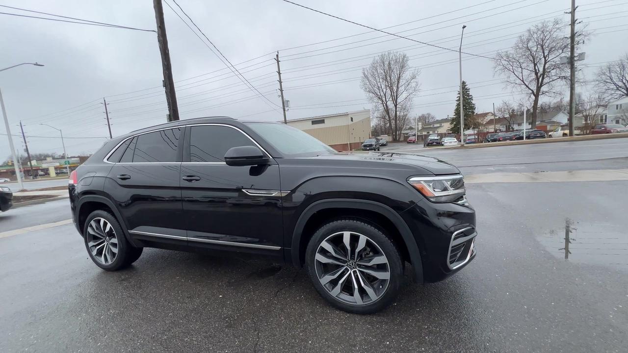 2022 Volkswagen Atlas Cross Sport EXCELINE RLINE AWD | HTD LEATHER | PANO ROOF | NAV Photo