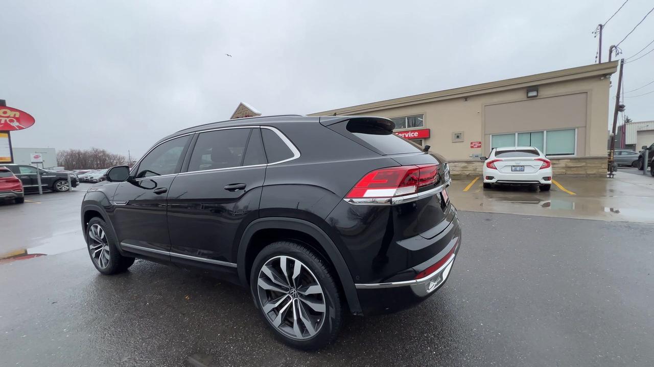 2022 Volkswagen Atlas Cross Sport EXCELINE RLINE AWD | HTD LEATHER | PANO ROOF | NAV Photo