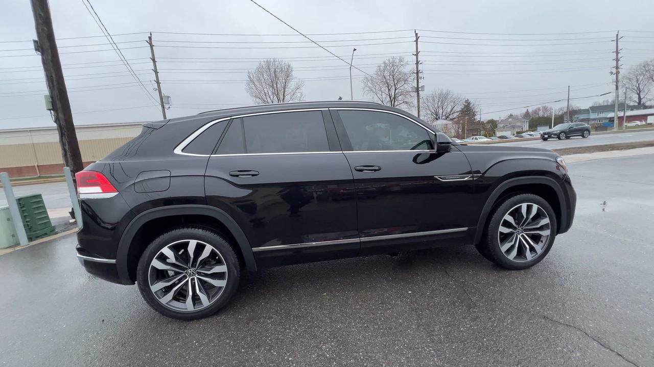 2022 Volkswagen Atlas Cross Sport EXCELINE RLINE AWD | HTD LEATHER | PANO ROOF | NAV Photo