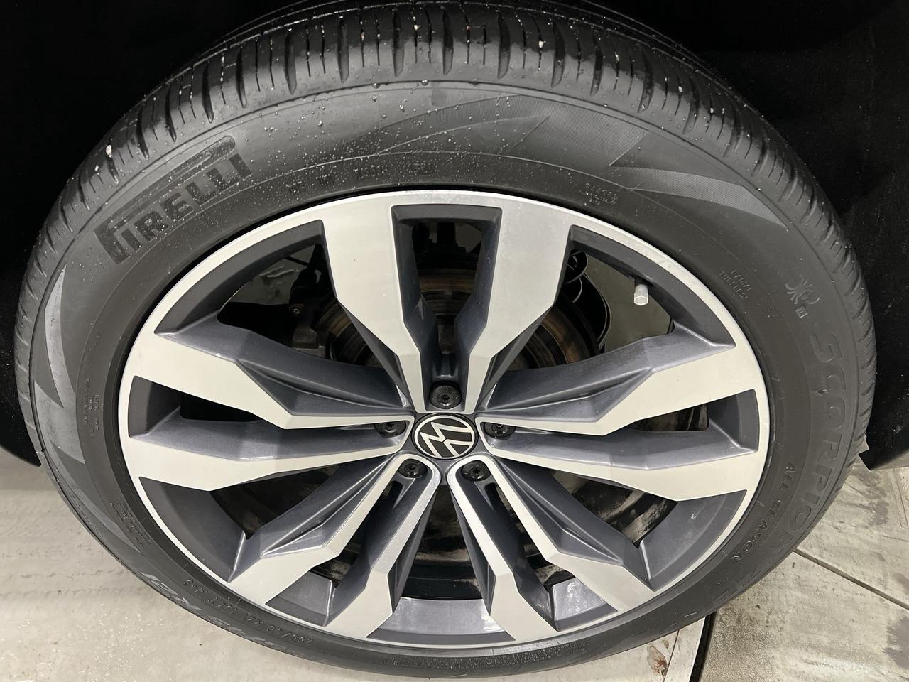 2022 Volkswagen Atlas Cross Sport EXCELINE RLINE AWD | HTD LEATHER | PANO ROOF | NAV Photo