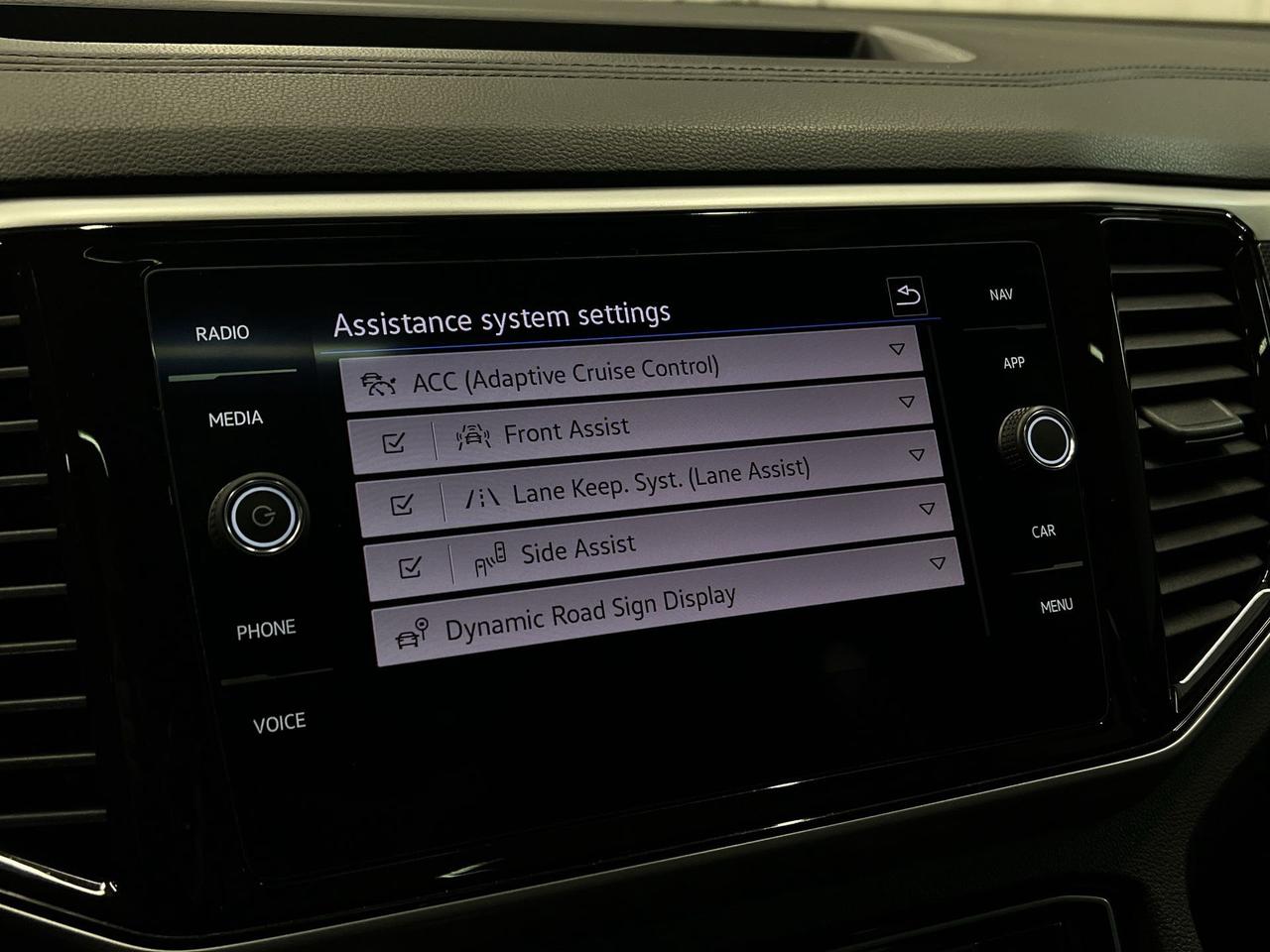 2022 Volkswagen Atlas Cross Sport EXCELINE RLINE AWD | HTD LEATHER | PANO ROOF | NAV Photo