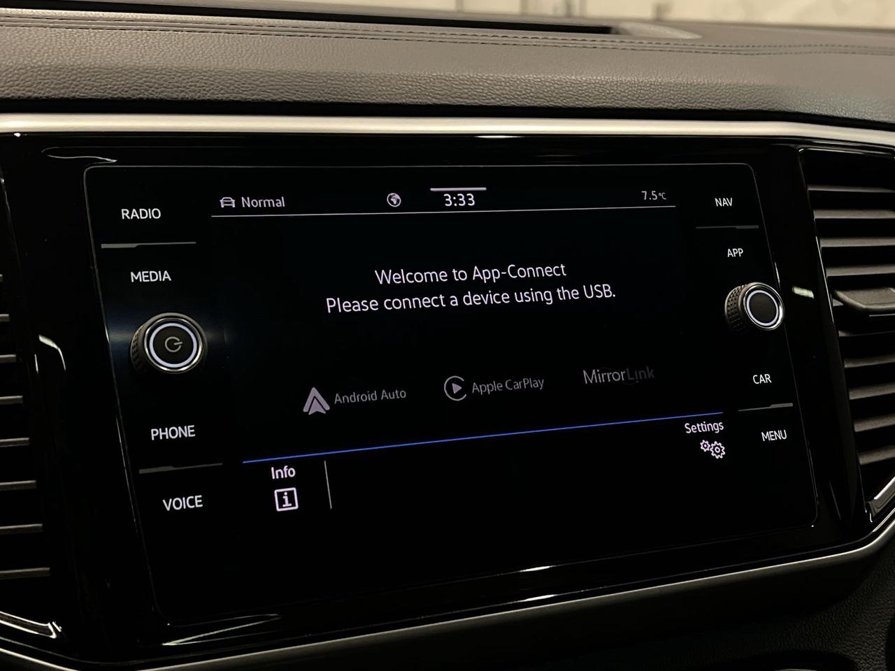 2022 Volkswagen Atlas Cross Sport EXCELINE RLINE AWD | HTD LEATHER | PANO ROOF | NAV Photo