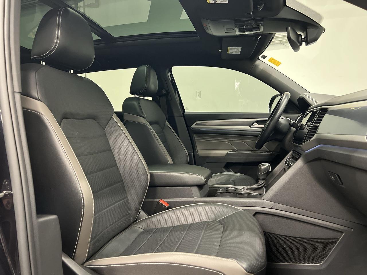 2022 Volkswagen Atlas Cross Sport EXCELINE RLINE AWD | HTD LEATHER | PANO ROOF | NAV Photo
