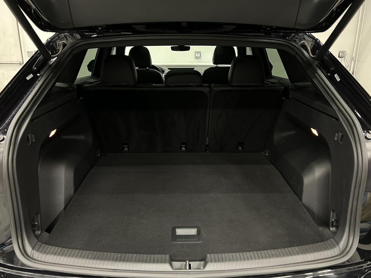 2022 Volkswagen Atlas Cross Sport EXCELINE RLINE AWD | HTD LEATHER | PANO ROOF | NAV Photo