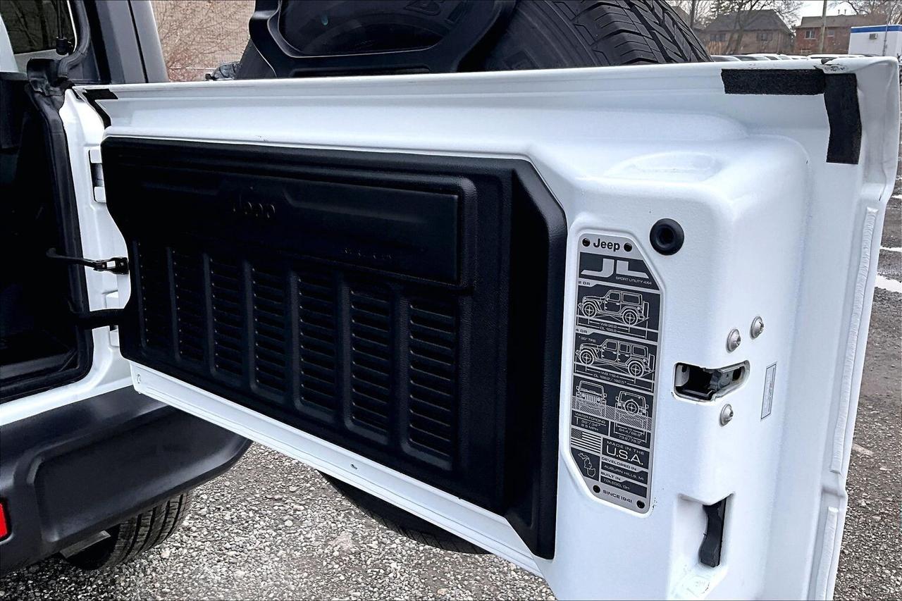 2024 Jeep Wrangler Sahara 4Dr V6 | 12.3" Screen | Side Steps | 4X4 Photo