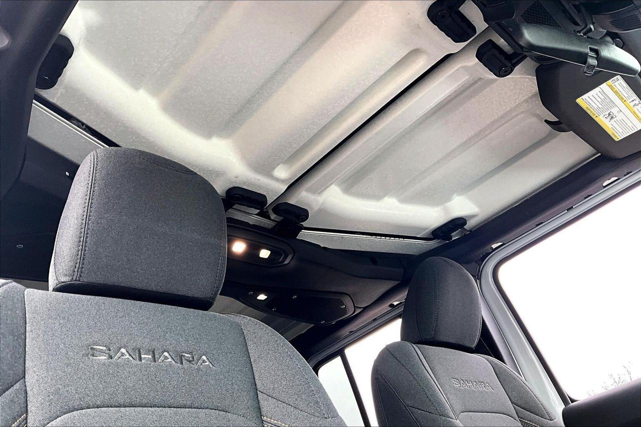 2024 Jeep Wrangler Sahara 4Dr V6 | 12.3" Screen | Side Steps | 4X4 Photo