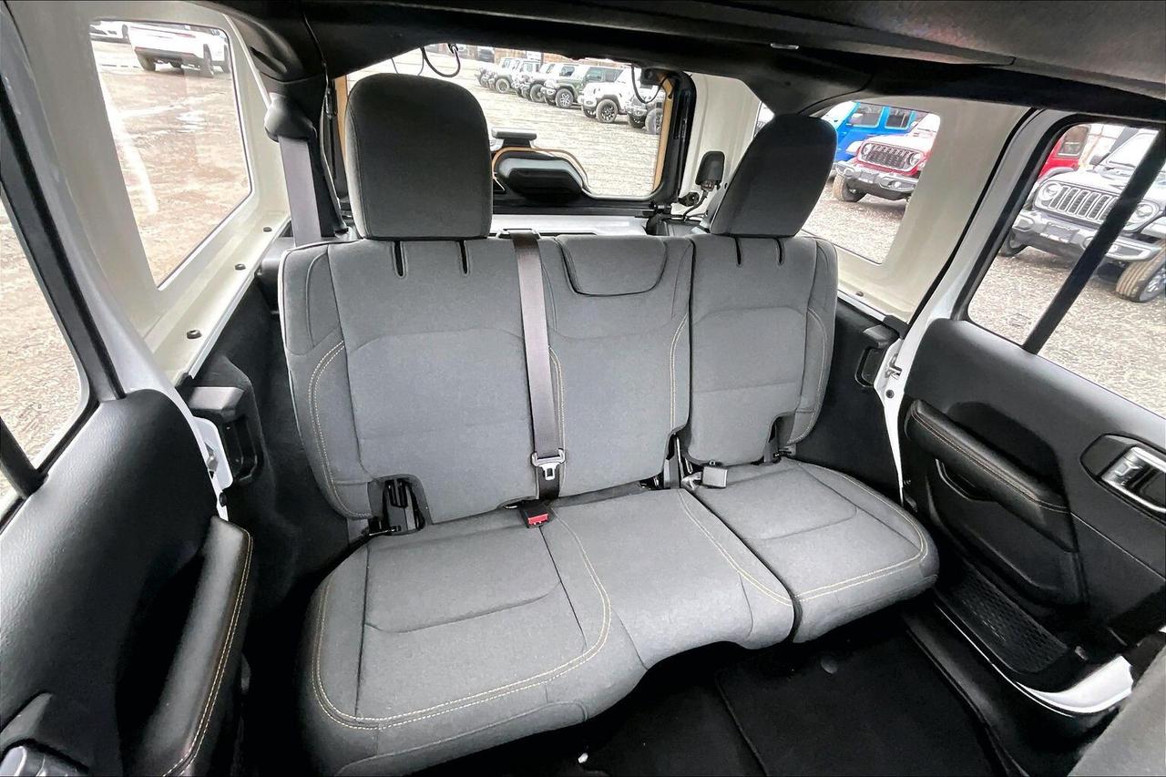 2024 Jeep Wrangler Sahara 4Dr V6 | 12.3" Screen | Side Steps | 4X4 Photo