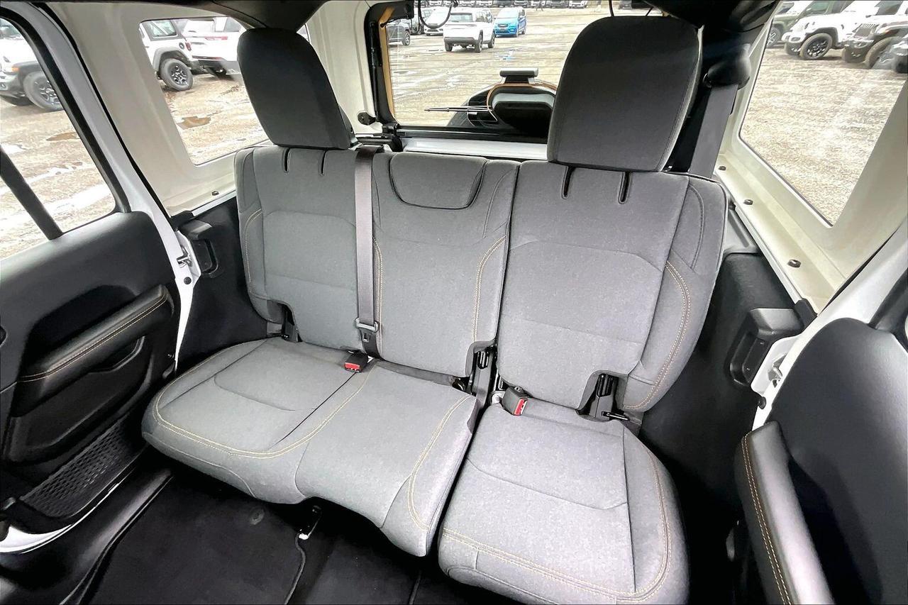 2024 Jeep Wrangler Sahara 4Dr V6 | 12.3" Screen | Side Steps | 4X4 Photo