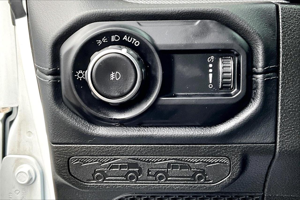 2024 Jeep Wrangler Sahara 4Dr V6 | 12.3" Screen | Side Steps | 4X4 Photo