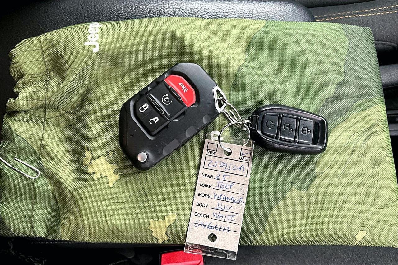 2025 Jeep Wrangler Willys 4Dr V6 | Heated Seats | Safety Group | 4X4 Photo