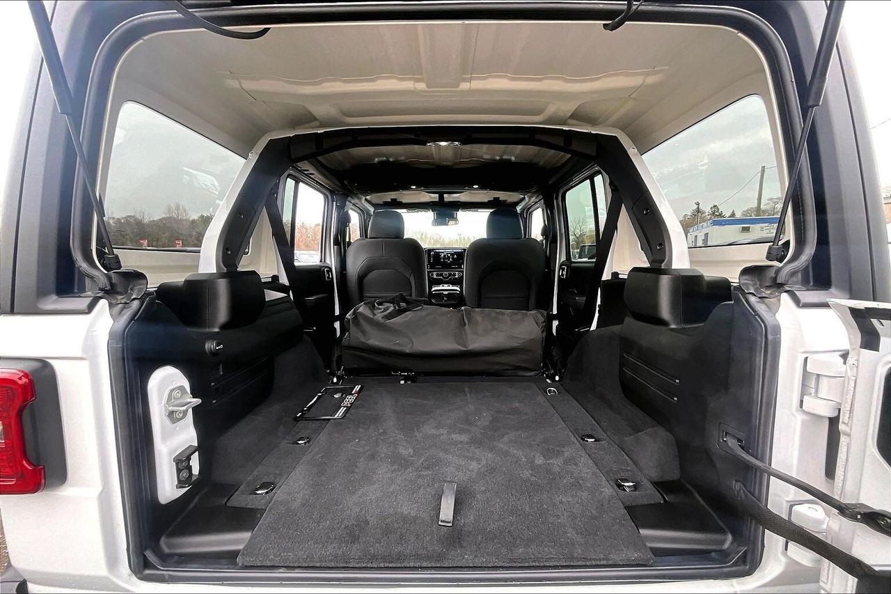 2025 Jeep Wrangler Willys 4Dr V6 | Heated Seats | Safety Group | 4X4 Photo