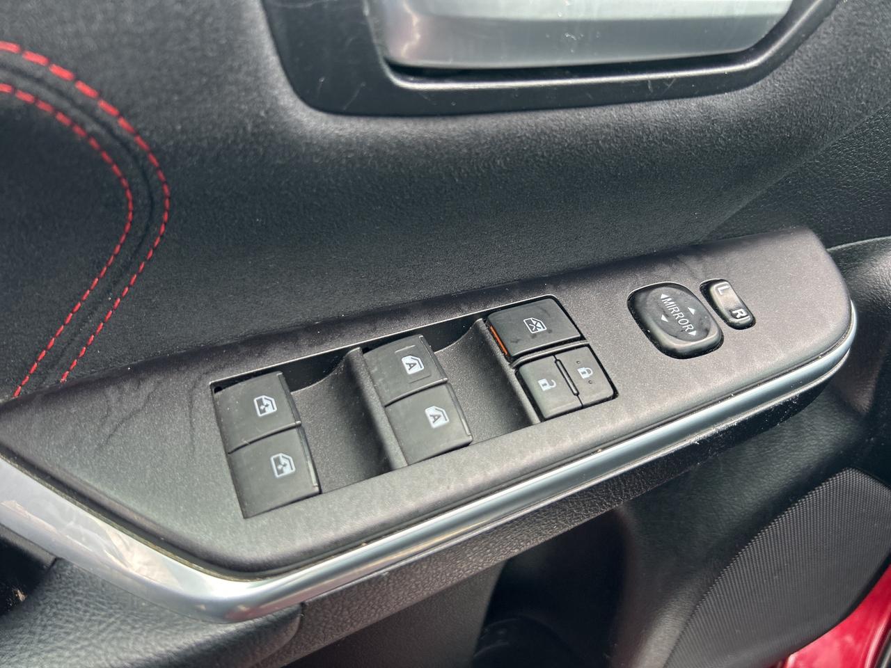 2016 Toyota Camry XSE, POWER SEATS, BACK UP CAMERA, HEATED CLOTH! Photo