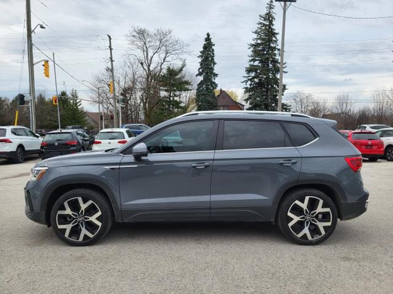 2022 Volkswagen Taos Highline Photo