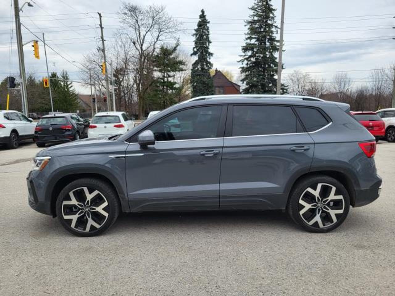 2022 Volkswagen Taos Highline Photo