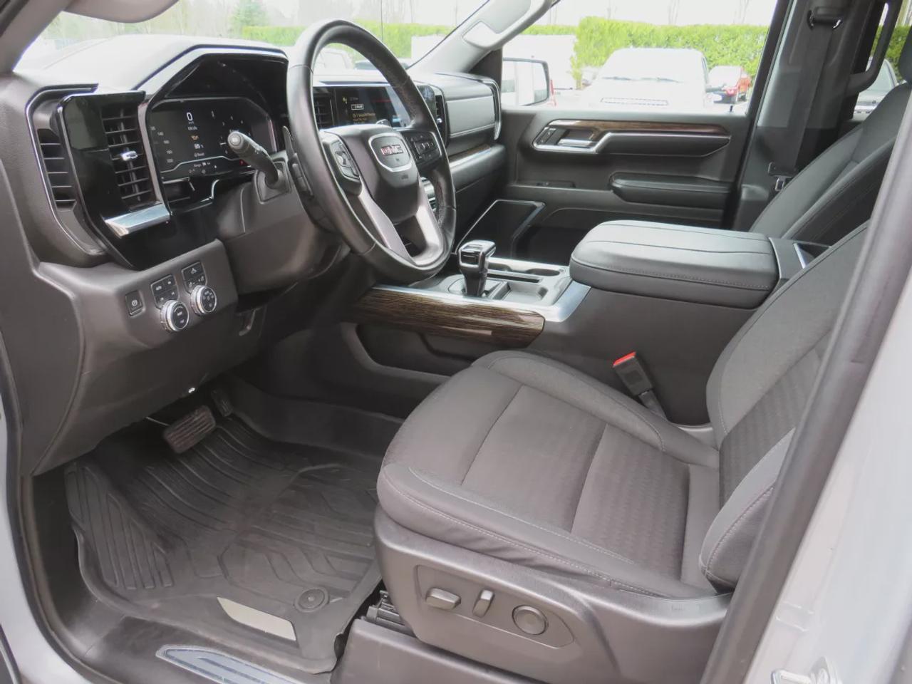 2024 GMC Sierra 1500 Elevation | Clean Title | 4WD | Tonneau Cover | Running Boards | Trailer Hitch | Brake Controller | Heated Seats | Photo