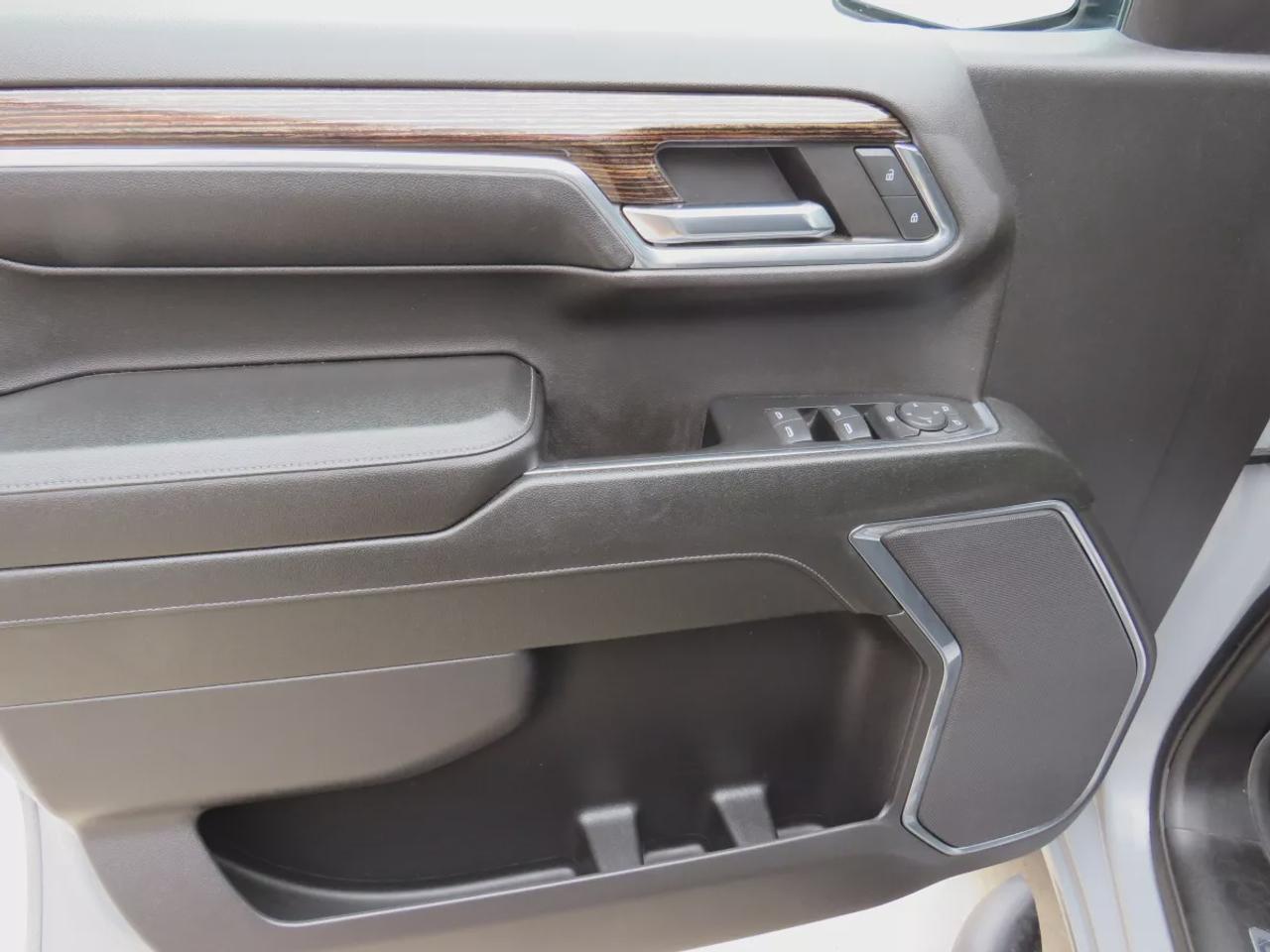 2024 GMC Sierra 1500 Elevation | Clean Title | 4WD | Tonneau Cover | Running Boards | Trailer Hitch | Brake Controller | Heated Seats | Photo