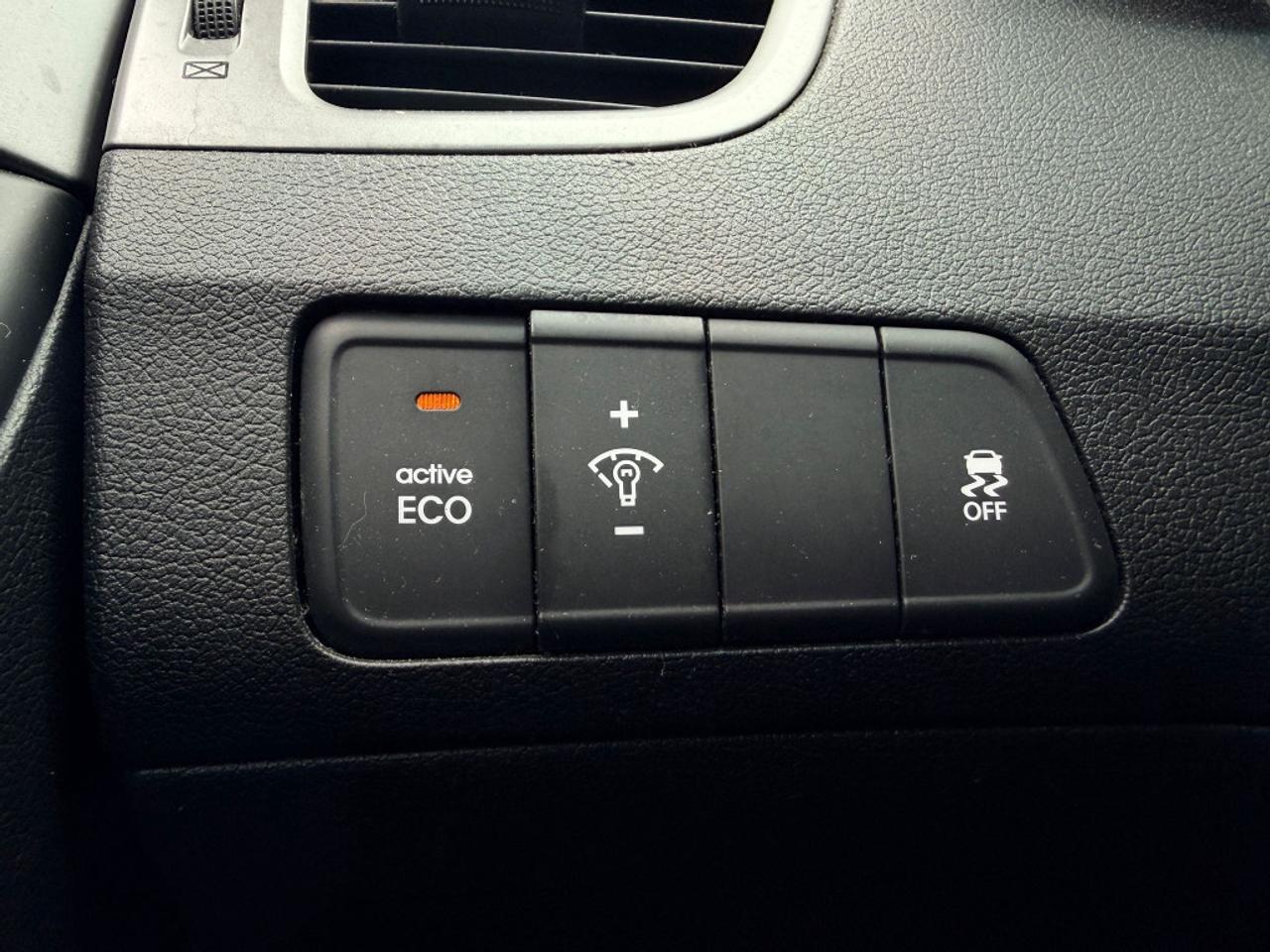 2016 Hyundai Elantra 4dr Automatic GL Photo