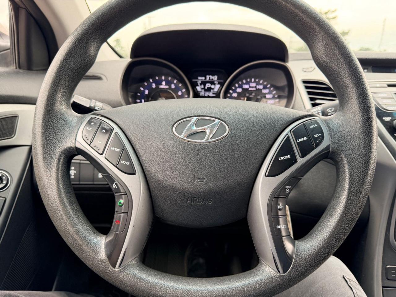 2016 Hyundai Elantra 4dr Automatic GL Photo