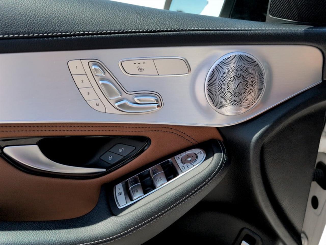 2019 Mercedes-Benz GLC 300 4MATIC®  **LOW MILEAGE** Photo