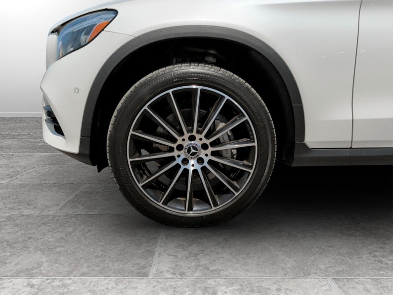 2019 Mercedes-Benz GLC 300 4MATIC®  **LOW MILEAGE** Photo