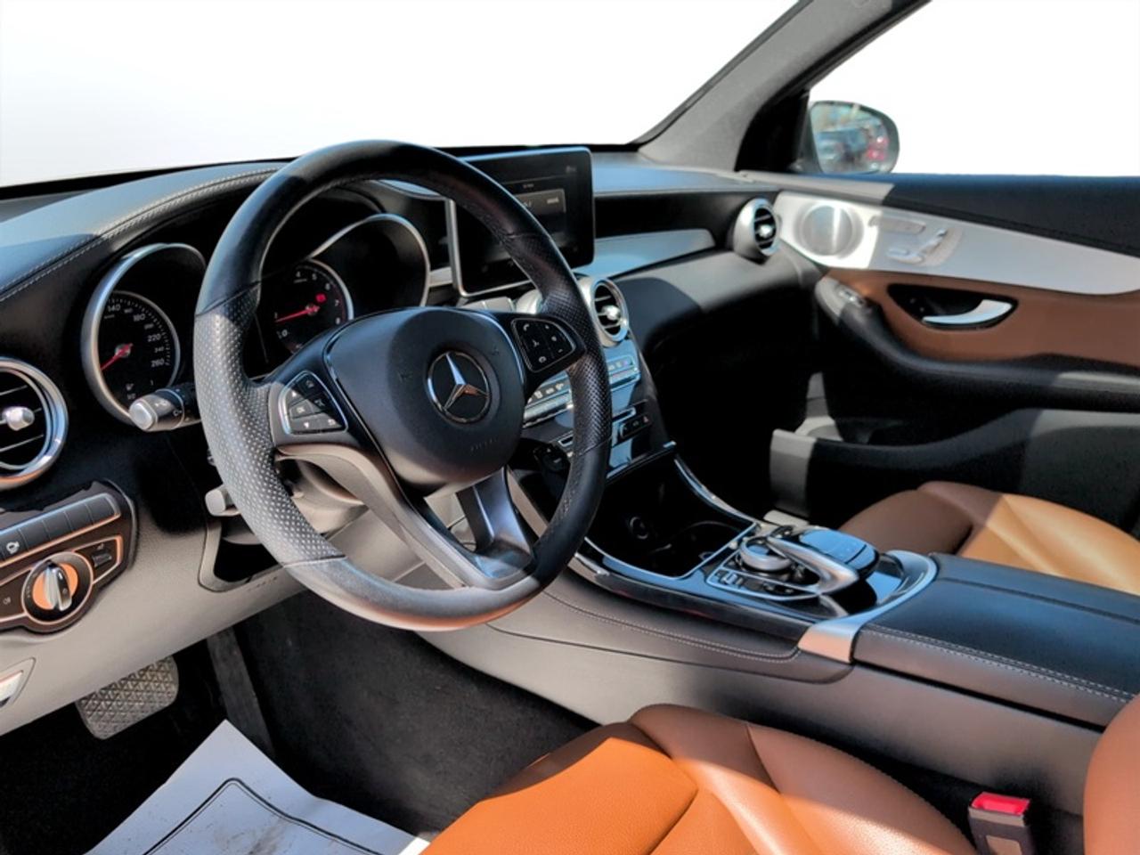 2019 Mercedes-Benz GLC 300 4MATIC®  **LOW MILEAGE** Photo