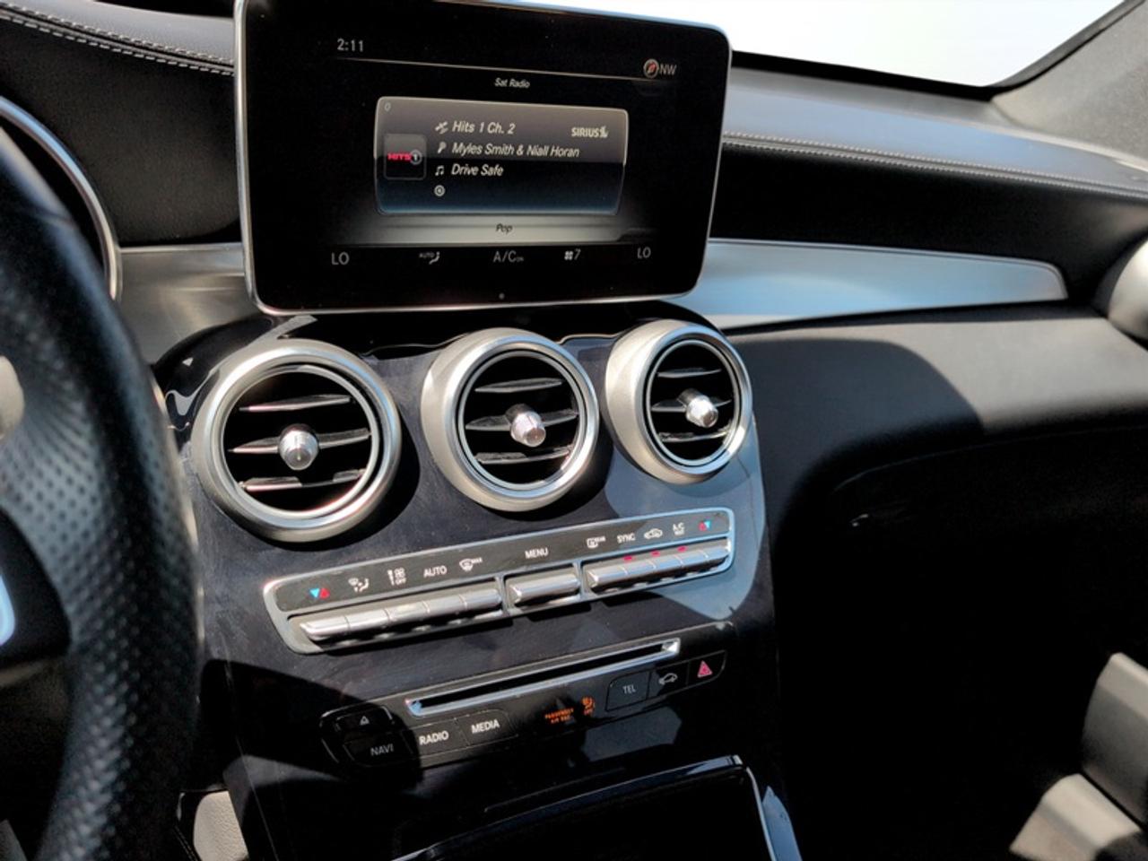 2019 Mercedes-Benz GLC 300 4MATIC®  **LOW MILEAGE** Photo