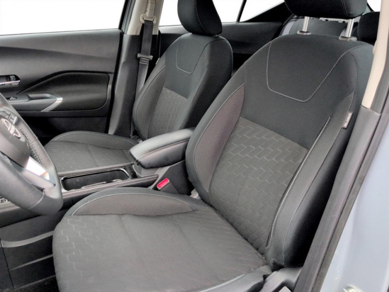2024 Nissan Kicks SV Photo