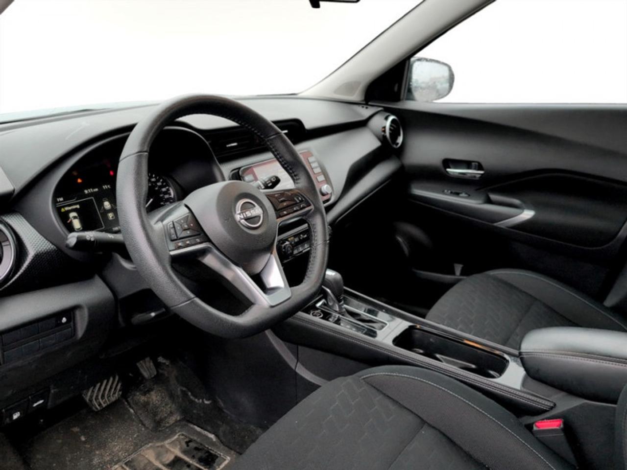 2024 Nissan Kicks SV Photo