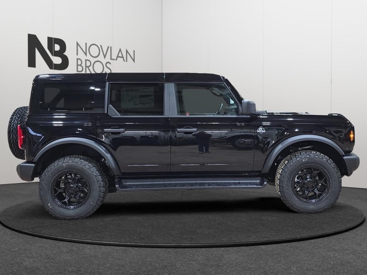 2026 Ford Bronco Outer Banks Photo3