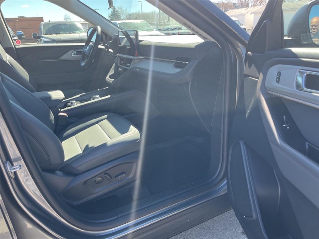 2026 Ford Explorer Active  - Heated Seats Photo5