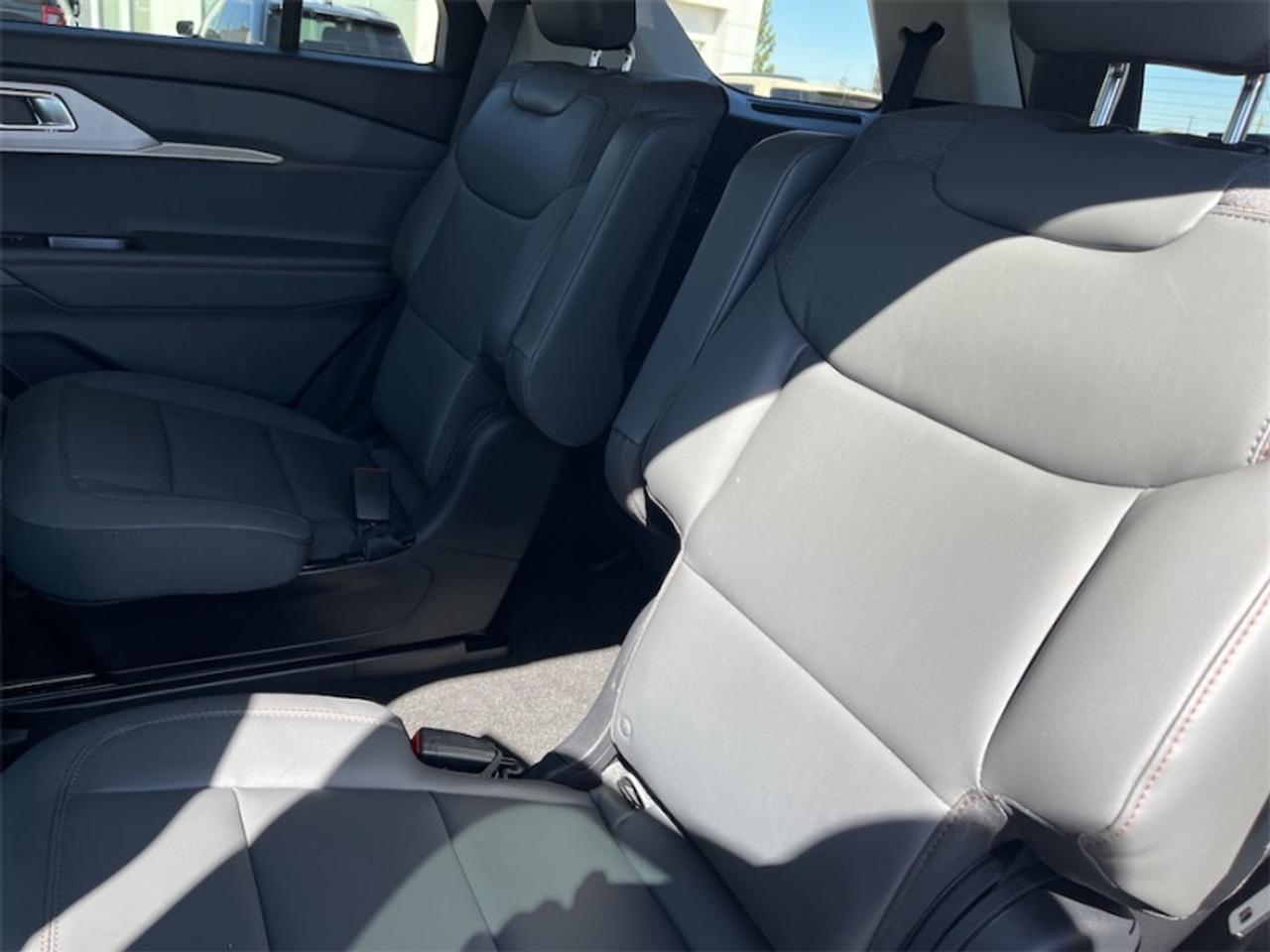 2026 Ford Explorer Active  - Heated Seats Photo5