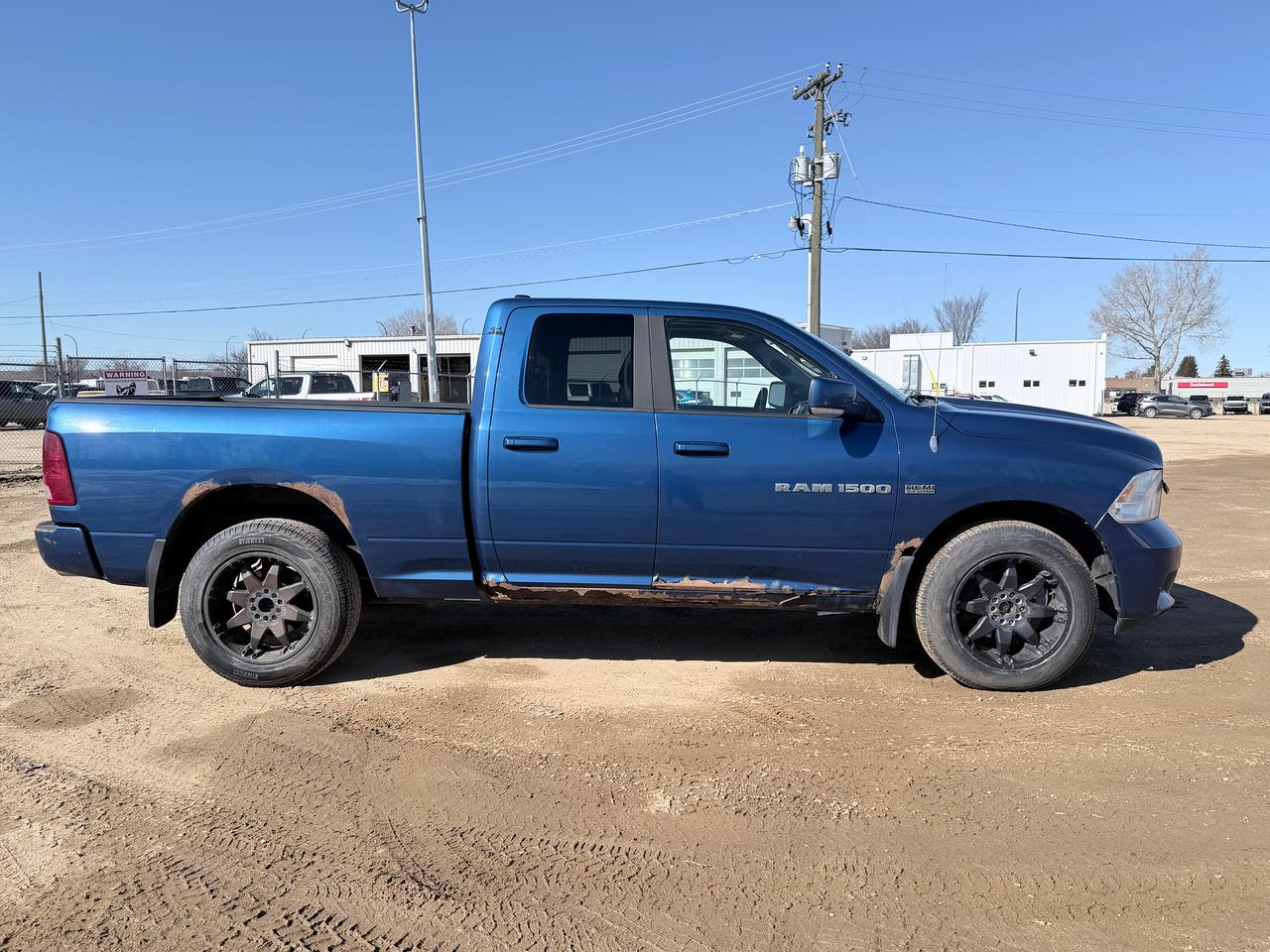 2011 RAM 1500 SPORT Photo2