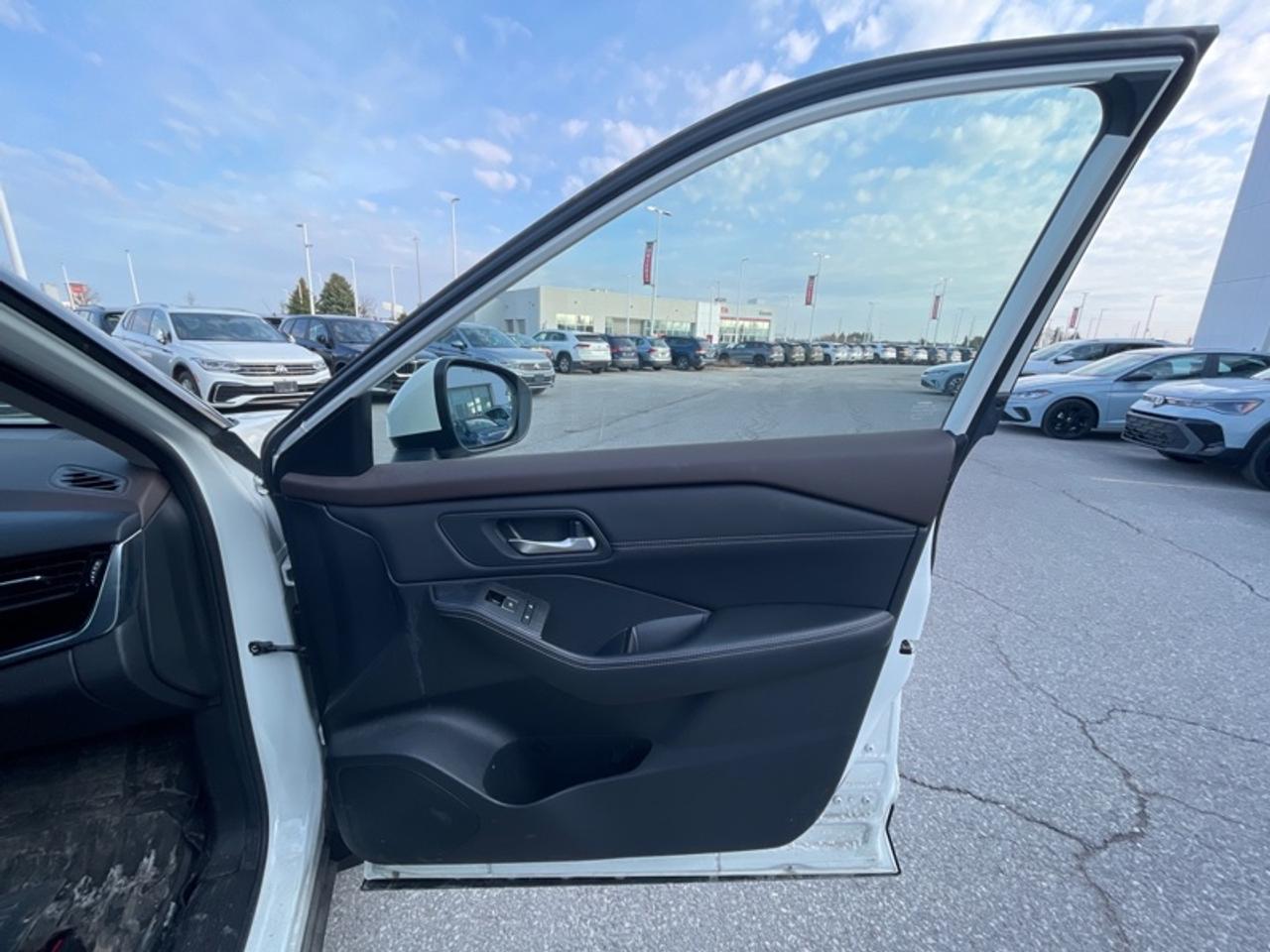 2022 Nissan Rogue SL  - Moonroof -  Leather Seats Photo