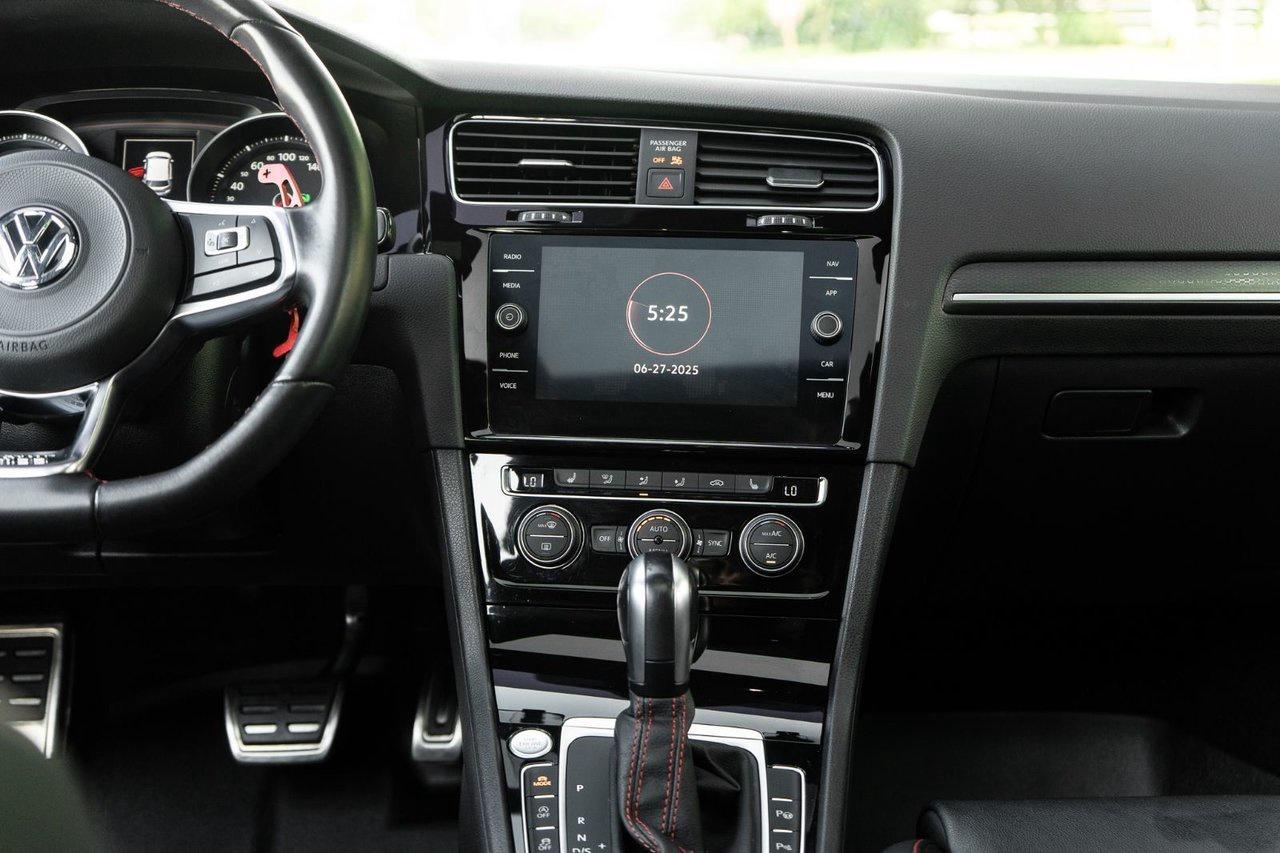 2021 Volkswagen Golf GTI Autobahn Photo